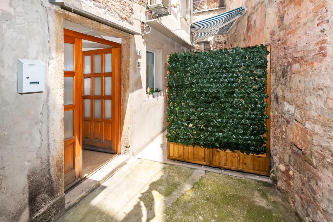 Apartment Amici With Terrace In Center Of Rovinj Exterior foto